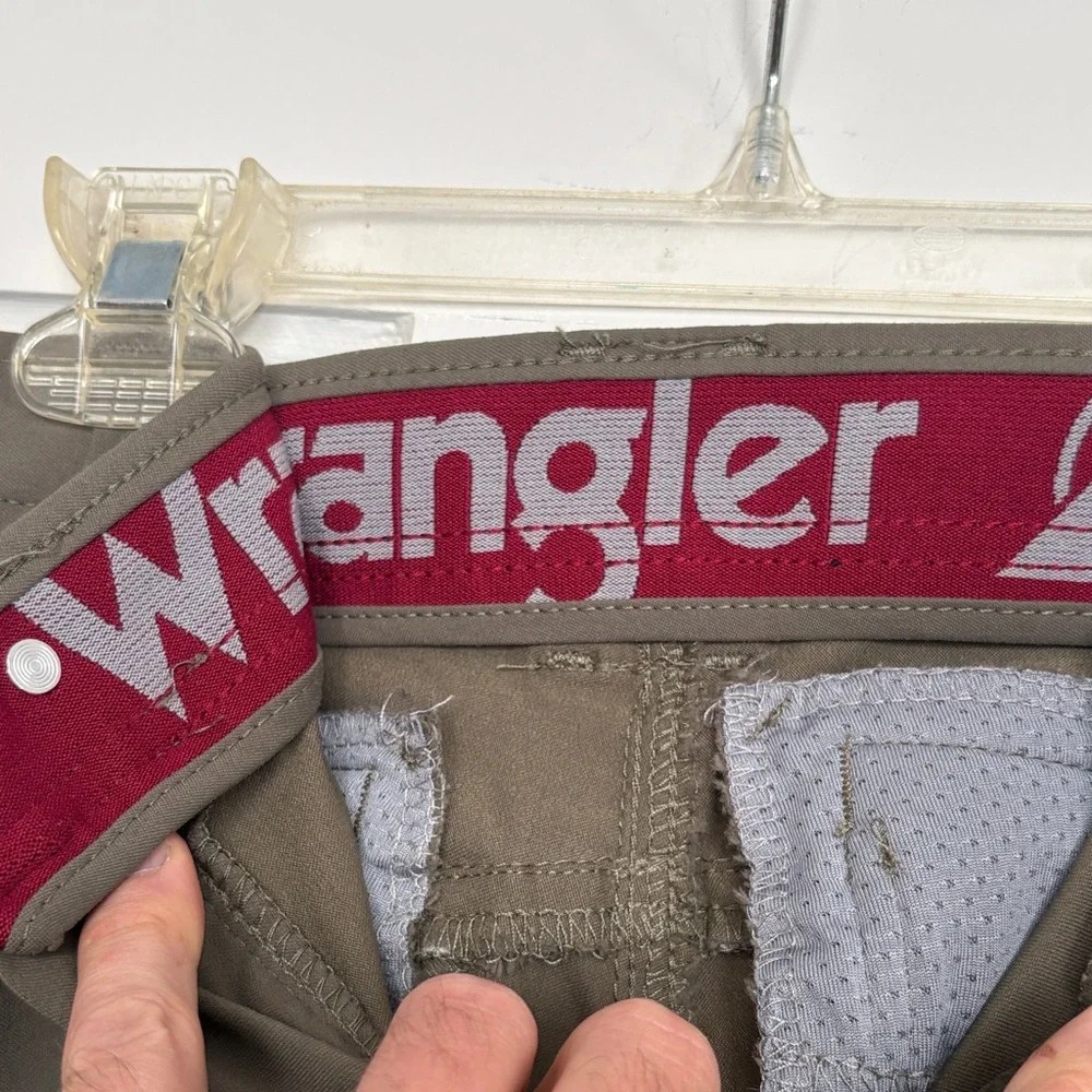 Wrangler Men's‎ Elastic Dark Olive Cargo Pants 30/32
